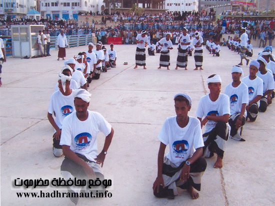 الاحتفال والرقص الشعبي بمهرجان البلدة 