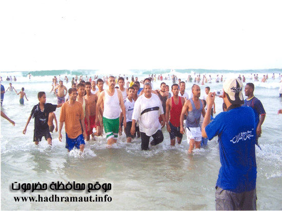 السباحة والإغتسال بمهرجان البلدة 