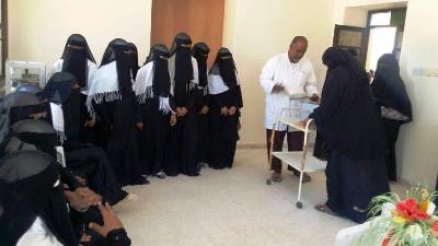 الفريق الطبي  بحوطة سلطانه يجري حملة التطعيم الوقائي ضد مرض الكزاز للمتدربات من الصم والبكم 