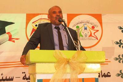 كلية العلوم التطبيقية بسيئون تحتفل بتخرج147 خريجا وخريجة من أقسامها المختلفة للعام الجامعي 2017/2016م