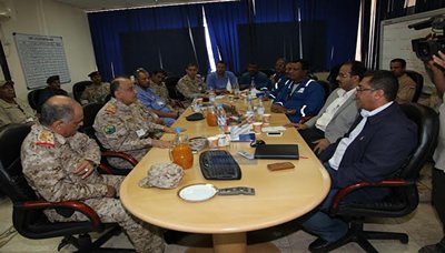وزير الدفاع ومحافظ حضرموت يزوران حقل خرير في القطاع رقم 10 التابع لشركة توتال
