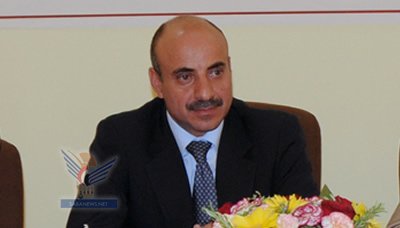 وزير الأشغال يوجه بسرعة استكمال مشاريع الطرق المتعثرة بسقطرى