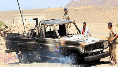 مصدر عسكري : استشهاد 19 جنديا وجرح 13 آخرين بنقطة الغبر بالمكلا