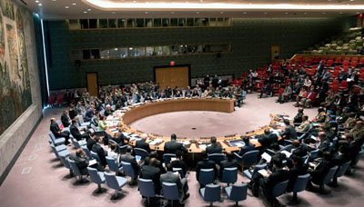 مجلس الأمن يدين التفجير الإرهابي في صنعاء والهجمات الإرهابية المستمرة ضد قوات الأمن اليمنية (مكتمل)