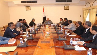 رئيس الجمهورية يستقبل لجنتي معالجة قضايا المبعدين والأراضي في المحافظات الجنوبية