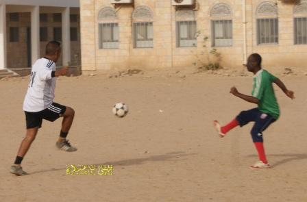 اثارة وندية في الدوري الرمضاني لقدامى اللاعبين بالمكلا