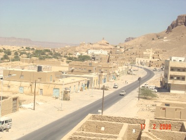 يجلس لها(8255) طالبا وطالبة ..مدير عام وادي العين وحوره يدشن امتحانات الفصل الدراسي الأول
