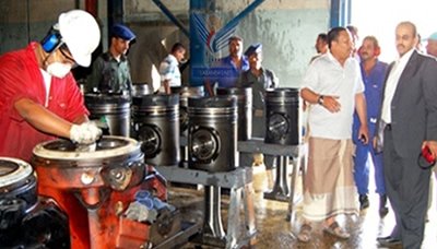 محافظ حضرموت يتفقد مشروع إعادة تأهيل محطة الريان الكهربائية