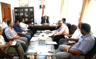 مجلس إدارة صندوق النظافة والتحسين بحضرموت يحث على استكمال توظيف عامليه