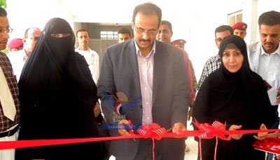 محافظ حضرموت يدشن الامتحانات النهائية بالمعهد التقني التجاري ويفتتح معملين للحاسوب