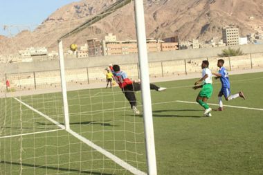 نادي وحدة شحير يفاجئ تضامن الشرج بثلاثية في مباراة الافتتاح