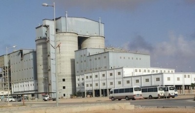 مصنع الشركة العربية اليمنية للأسمنت بعد محاصرته من قبل مجاميع مسلحة يعلق العمل 