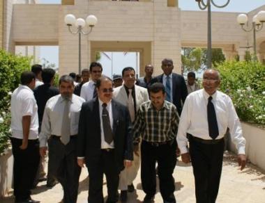 بحث التعاون الأكاديمي والبحث العلمي بين جامعة حضرموت والجامعات الهندية