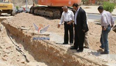 محافظ حضرموت يحث على أصلاح الطرقات المتضررة من مشاريع الخدمات