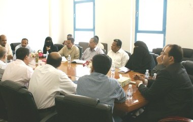 محافظ حضرموت يحث على تنفيذ مخرجات ورشة للحفاظ على الثروة السمكية