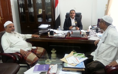 محافظ حضرموت يهنئ جمعية النهضة على تحقيقها جائزة الشارقة للعمل الطوعي