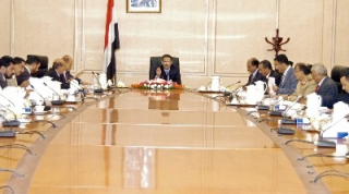 الحكومة تقر عقد مؤتمر سنوي حول فرص الاستثمار وتوافق على برنامج يعالج أوضاع الموظفين الفائضين 