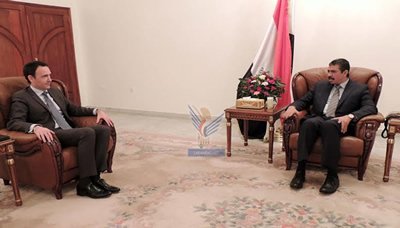 رئيس الوزراء يناقش نشاط توتال في اليمن وتعديل أسعار الغاز اليمني المسال