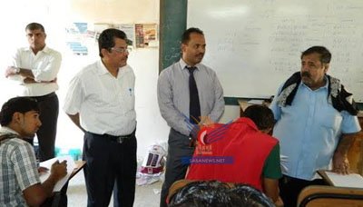 وكيل حضرموت يتفقد امتحانات المنافسة للمنح الخارجية بالمكلا