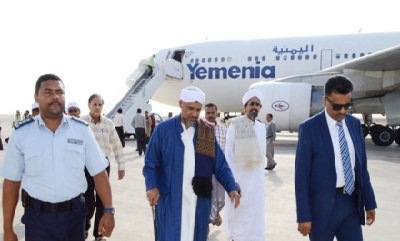 وزير الأوقاف والإرشاد يبدأ نزولاته الميدانية للمحافظات بزيارة لحضرموت
