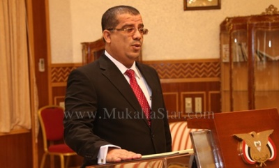 أول تصريح له بعد اداء اليمين الدستورية محافظ حضرموت باحميد : سنضع كل الانتماءات جانبا، ونرتدي الرداء الحضرمي الذي نفتخر به جميعا