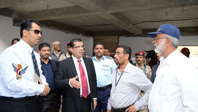 محافظ حضرموت يطلع على مشروع توسعة مطار المكلا