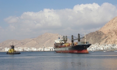 أرصفة ميناء المكلا تستقبل باخرة الحاويات JAS EXPRESS وعلى متنها 412 حاوية