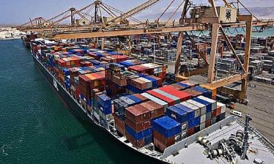 أربعمائة حاوية معبأة بالمواد الغذائية لحضرموت بالمكلا