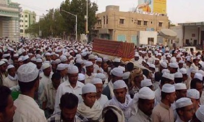 الآلاف في تريم يشيعون جنازة والدة الحبيب عمر بن حفيظ