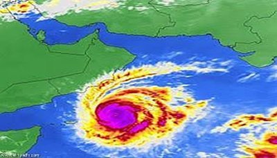 مركز الأرصاد يتوقع اتجاه العاصفة الإعصارية إلى السواحل اليمنية الشرقية والجنوبية