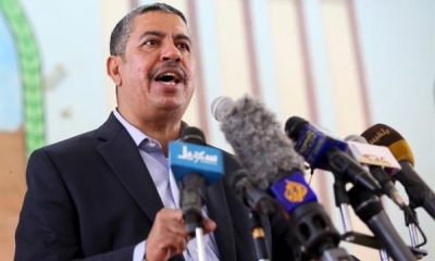 بحاح يجري اتصالات هاتفية بقيادات حضرموت