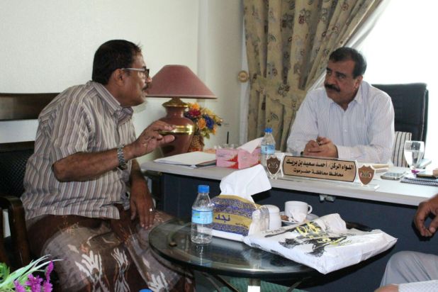 مناقشة التحضيرات الختامية لمهرجان البلدة وحفل تأبين فنان حضرموت الكبير كرامه مرسال