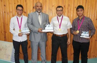 وكيل محافظة حضرموت الكثيري يستقبل مخترعي حضرموت المشاركين في الملتقى العلمي الآسيوي الرابع في العاصمة العمانية مسقط