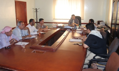 لجنة المناقصات بالمكلا تقر تنفيذ عدد من المشاريع التنموية بالمديرية