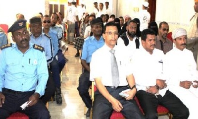 مدير عام المكلا يدشن حملة انت الحل للسلام لشرطة المرور بالمكلا