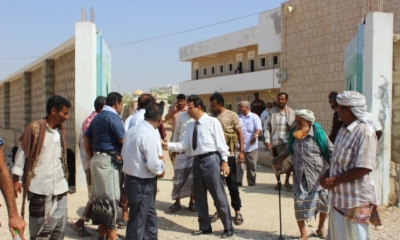 مدير عام المكلا يتفقد المشاريع التعليمية والصحية المتعثرة بالمناطق التابعة للمديرية