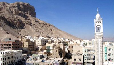 اجتماع في سيئون يناقش سبل تحصيل الإيرادات بمديريات الوادي والصحراء