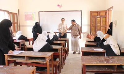 مدير عام مديرية المكلا يدشن المراكزالامتحانية للمرحلة الاساسية للصف التاسع بمدارس المكلا