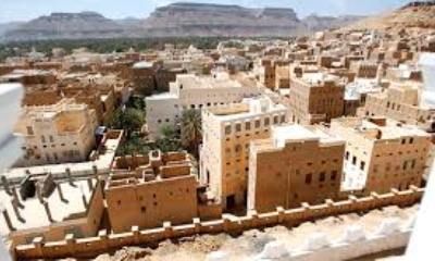 قوات الأمن بمدينة تريم بحضرموت تضبط عصابة فجرت قنبلة بأحد المنازل