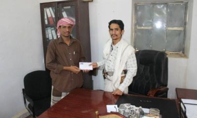 مدير عام مديرية رخية عزام بن غانم يكرّم الطالب عبدالمجيد بن غانم بمناسبة حصوله على درجة امتياز بجامعة الريان