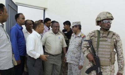 محافظ حضرموت يطلع على التجهيزات النهائية للبنك المركزي اليمني بالمكلا