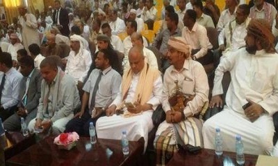 محافظ حضرموت يلتقي الموظفين والمواطنين والشخصيات في سيئون