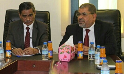 المحافظ البحسني يعزي رئيس جامعة حضرموت في وفاة والدته