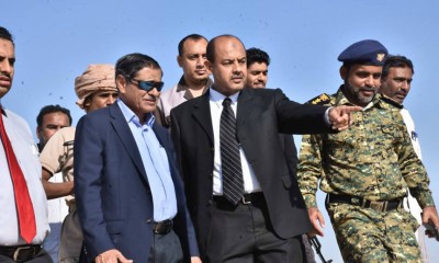 المحافظ البحسني يفتتح ويضع جحر الأساس لعدد من مشاريع البنية التحتية بمديرية غيل باوزير