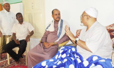 مدير عام مديرية سيئون محمد عوض العامري يطمئن على صحة مقدم حافة الحوطة بمدينة سيئون
