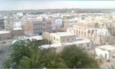 لجنة ازالة العشوائيات بمديرية غيل باوزير تبدأ مهامها بإشراف مباشر من المدير العام