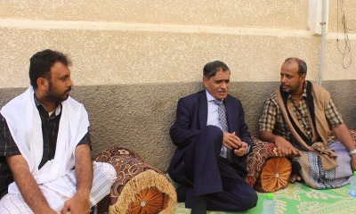 محافظ حضرموت والوكيل الأول يقدمان واجب العزاء لآل باقديم بارشيد في وفاة والدهم