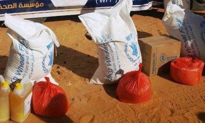 مدير عام مديرية العبر يدشن توزيع سلل غذائية للنازحين