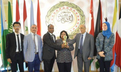 جامعة الدول العربية تكرم المهندس خليل النوبي مستشار المدير العام لمديرية المكلا