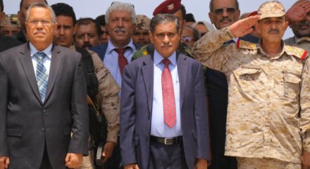 رئيس الوزراء يحتفل بهزيمة تنظيم القاعدة في حضرموت ويتوعد المليشيات الإنقلابية بشر هزيمة